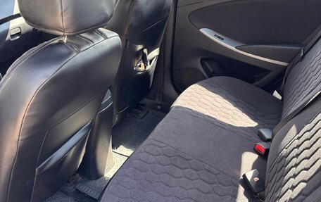 Hyundai Solaris II рестайлинг, 2015 год, 1 200 000 рублей, 10 фотография