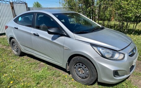 Hyundai Solaris II рестайлинг, 2013 год, 666 666 рублей, 2 фотография