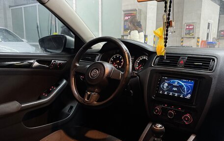 Volkswagen Jetta VI, 2011 год, 790 000 рублей, 7 фотография