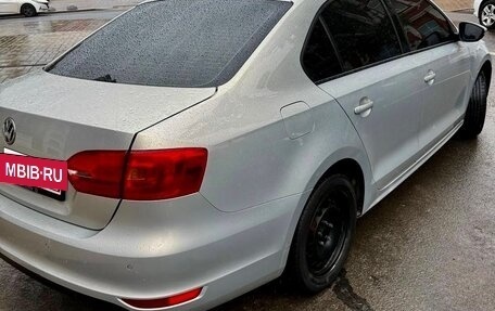 Volkswagen Jetta VI, 2011 год, 790 000 рублей, 3 фотография