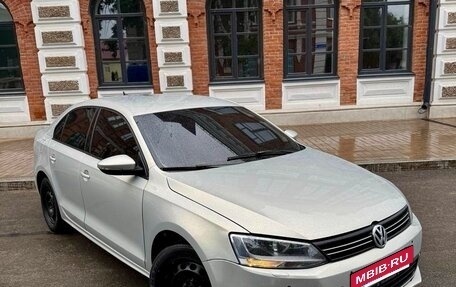 Volkswagen Jetta VI, 2011 год, 790 000 рублей, 2 фотография