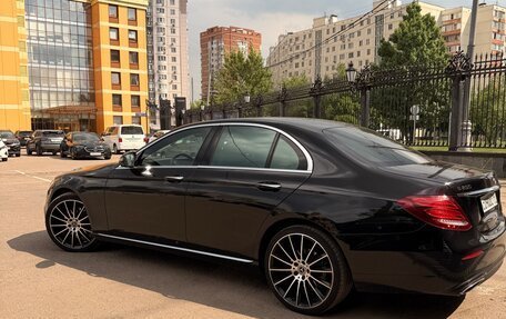 Mercedes-Benz E-Класс, 2019 год, 3 500 000 рублей, 3 фотография