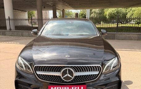 Mercedes-Benz E-Класс, 2019 год, 3 500 000 рублей, 8 фотография