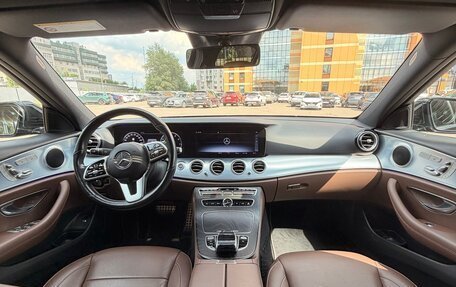 Mercedes-Benz E-Класс, 2019 год, 3 500 000 рублей, 10 фотография