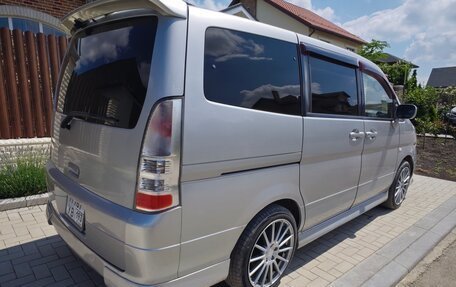 Nissan Serena II, 2002 год, 700 000 рублей, 4 фотография