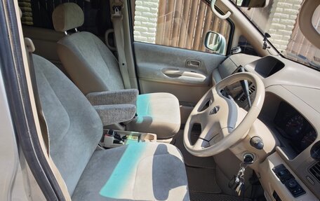 Nissan Serena II, 2002 год, 700 000 рублей, 12 фотография