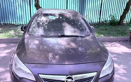 Opel Astra J, 2011 год, 800 000 рублей, 10 фотография