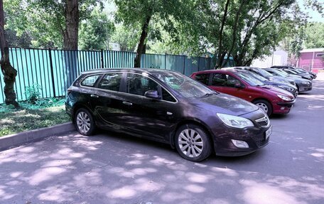 Opel Astra J, 2011 год, 800 000 рублей, 11 фотография