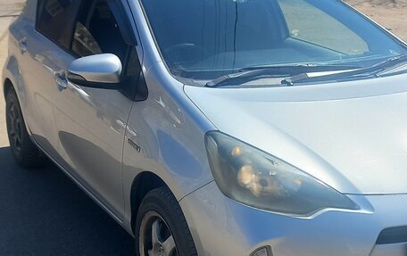 Toyota Aqua I, 2013 год, 740 000 рублей, 10 фотография
