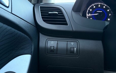 Hyundai Solaris II рестайлинг, 2012 год, 950 000 рублей, 16 фотография