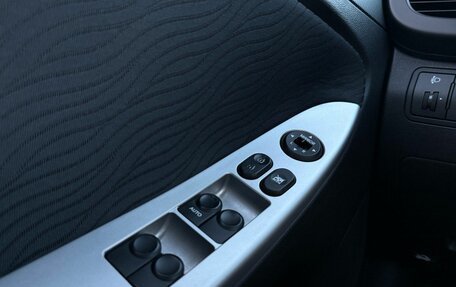 Hyundai Solaris II рестайлинг, 2012 год, 950 000 рублей, 17 фотография