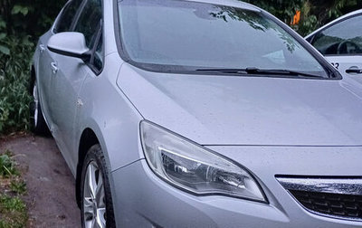 Opel Astra J, 2011 год, 530 000 рублей, 1 фотография