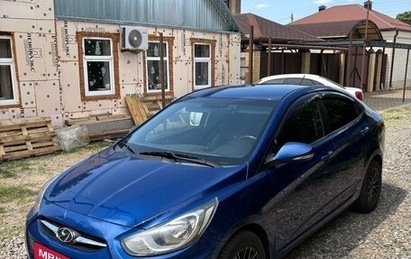 Hyundai Solaris II рестайлинг, 2011 год, 750 000 рублей, 3 фотография