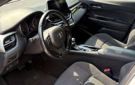 Toyota C-HR I рестайлинг, 2018 год, 2 150 000 рублей, 8 фотография