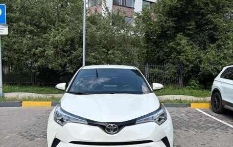 Toyota C-HR I рестайлинг, 2018 год, 2 150 000 рублей, 2 фотография