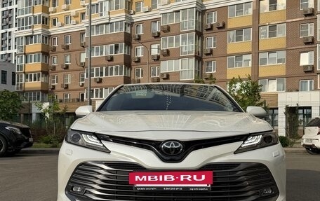 Toyota Camry, 2019 год, 3 300 000 рублей, 6 фотография