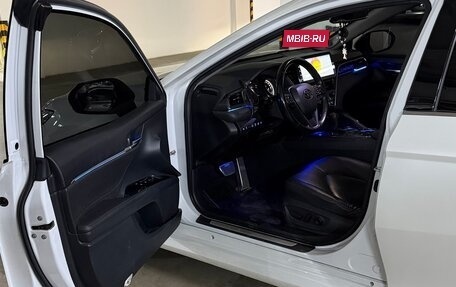 Toyota Camry, 2019 год, 3 300 000 рублей, 10 фотография