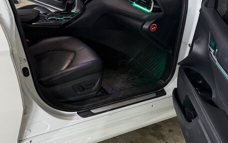 Toyota Camry, 2019 год, 3 300 000 рублей, 14 фотография