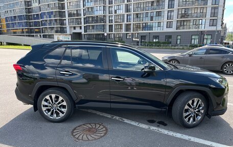 Toyota RAV4, 2019 год, 3 950 000 рублей, 4 фотография
