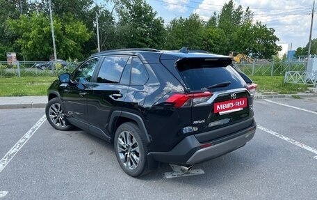 Toyota RAV4, 2019 год, 3 950 000 рублей, 2 фотография