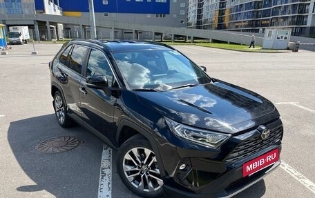 Toyota RAV4, 2019 год, 3 950 000 рублей, 6 фотография