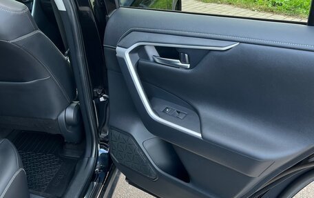 Toyota RAV4, 2019 год, 3 950 000 рублей, 19 фотография