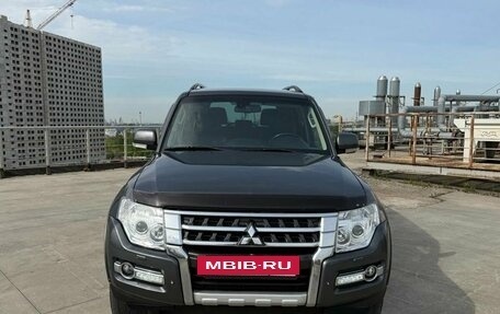 Mitsubishi Pajero IV, 2015 год, 2 630 000 рублей, 3 фотография