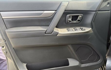 Mitsubishi Pajero IV, 2015 год, 2 630 000 рублей, 15 фотография
