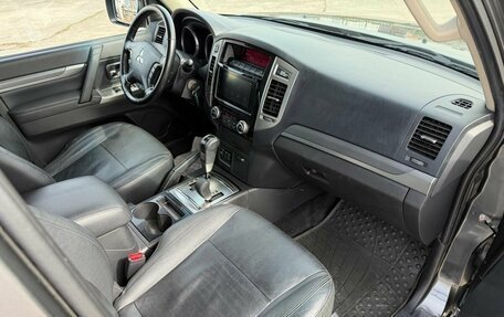 Mitsubishi Pajero IV, 2015 год, 2 630 000 рублей, 22 фотография