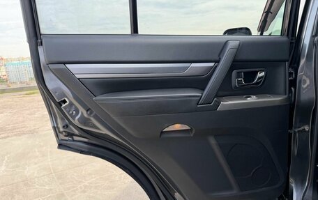 Mitsubishi Pajero IV, 2015 год, 2 630 000 рублей, 25 фотография