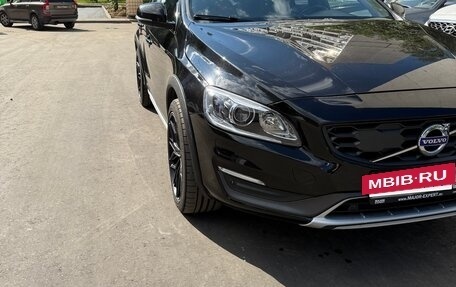 Volvo S60 Cross Country, 2015 год, 1 750 000 рублей, 3 фотография