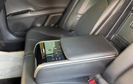Toyota Camry, 2023 год, 3 750 000 рублей, 9 фотография