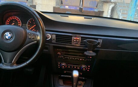BMW 3 серия, 2009 год, 900 000 рублей, 8 фотография