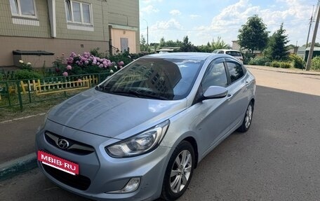 Hyundai Solaris II рестайлинг, 2012 год, 655 000 рублей, 2 фотография