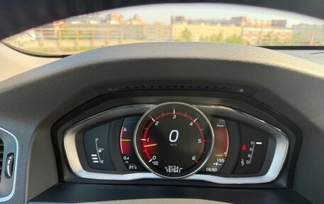 Volvo V60 Cross Country II, 2015 год, 2 070 000 рублей, 15 фотография