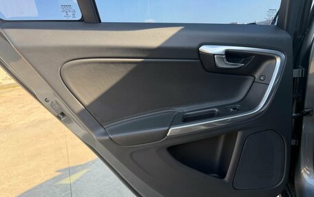 Volvo V60 Cross Country II, 2015 год, 2 070 000 рублей, 23 фотография