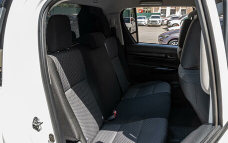 Toyota Hilux VIII, 2022 год, 4 349 000 рублей, 7 фотография