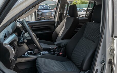 Toyota Hilux VIII, 2022 год, 4 349 000 рублей, 10 фотография