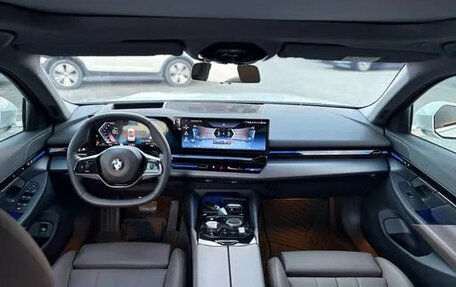 BMW 5 серия, 2024 год, 4 976 000 рублей, 5 фотография