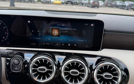 Mercedes-Benz A-Класс, 2018 год, 2 350 000 рублей, 19 фотография