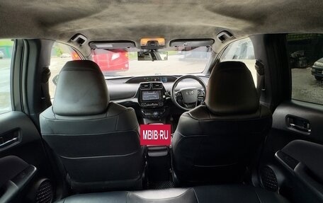 Toyota Prius IV XW50, 2019 год, 1 450 000 рублей, 12 фотография