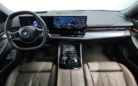 BMW 5 серия, 2023 год, 4 983 000 рублей, 7 фотография