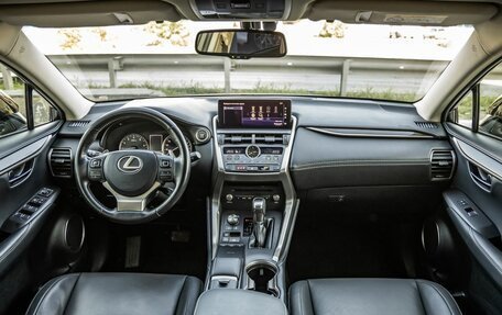 Lexus NX I, 2018 год, 3 278 000 рублей, 14 фотография
