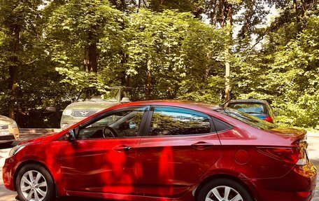 Hyundai Solaris II рестайлинг, 2013 год, 720 000 рублей, 1 фотография
