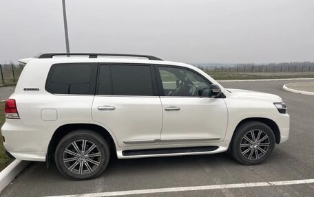 Toyota Land Cruiser 200, 2017 год, 5 530 000 рублей, 1 фотография
