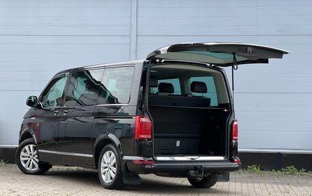 Volkswagen Multivan T6 рестайлинг, 2018 год, 4 100 000 рублей, 9 фотография