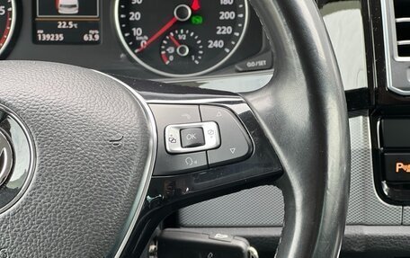 Volkswagen Multivan T6 рестайлинг, 2018 год, 4 100 000 рублей, 16 фотография