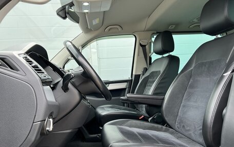 Volkswagen Multivan T6 рестайлинг, 2018 год, 4 100 000 рублей, 18 фотография