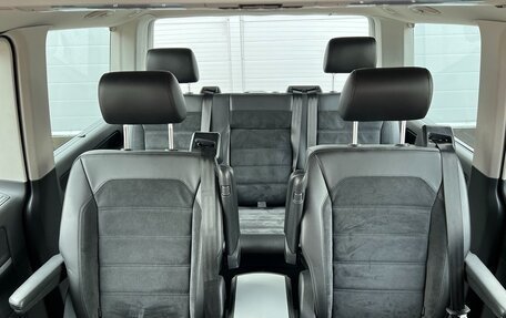Volkswagen Multivan T6 рестайлинг, 2018 год, 4 100 000 рублей, 22 фотография