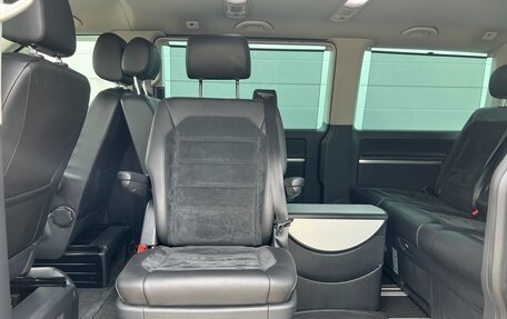Volkswagen Multivan T6 рестайлинг, 2018 год, 4 100 000 рублей, 23 фотография